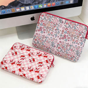 Funda Protectora de Neopreno Personalizada para Portátil de 13, 14 y 15 Pulgadas con Bolsillo, Funda Protectora Suave para Portátil - Product Image 1