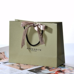 <span class=keywords><strong>Bolsas</strong></span> de Papel de Lujo Personalizadas al <span class=keywords><strong>por</strong></span> Mayor con Asas y Cinta, <span class=keywords><strong>Bolsas</strong></span> de Compras de Papel Reutilizables con Logotipo <span class=keywords><strong>para</strong></span> <span class=keywords><strong>Regalo</strong></span>, como Embalaje Personalizado - Product Image 1