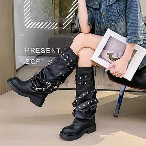 Nouvelles <span class=keywords><strong>Bottes</strong></span> <span class=keywords><strong>en</strong></span> Jean Hiver Automne 2026 pour Femmes, Rétro Marron avec Boutons, Bout Rond, Montantes au Genou - Product Image 5