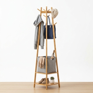 Porte-manteau en bambou peu encombrant avec panier en tissu, organisateur de vêtements pour entrée, support autoportant pour chambre à coucher - Product Image 1