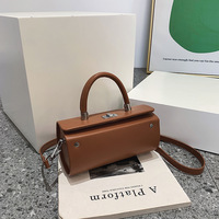 Nouveau Sac à Main Niche Design pour Femme, Sac Bandoulière Tendance avec Texture Haut de Gamme