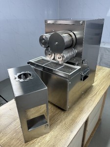 Small Stainless Steel Four-roller Sugarcane Juicer Electric Commercial Sugarcane <b>Juice</b> Press and <b>Extractor</b> for Beverage Shops - Product Image 3