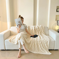 Plaid douillet et chaud en peluche rayé pour canapé, chambre et salon – Utilisation toutes saisons, décoration festive pour la maison