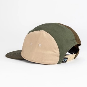 Gorra de 5 Paneles con Diseño Personalizado, Estilo Vintage Neutro, Deportiva, Infantil, con Bloques de Color y Parches Tejidos - Product Image 4