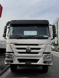 Prix promotionnel Camion citerne à carburant Sinotruk HOWO 371 6x4 d'occasion en vente chaude - Product Image 3