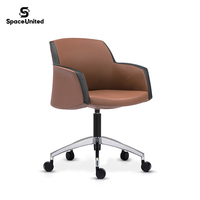 Chaise de conférence exécutive SpaceUnited avec accoudoirs, chaise de bureau ergonomique à dossier moyen rembourrée en PU pour le bureau à domicile et les salles de réunion