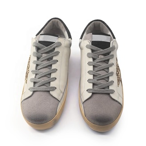 Zapatillas de Mujer de Cuero de Grano Completo Marrón con Estrella Dorada Brillante, Estilo Retro, Transpirables, Suaves, para Invierno y Primavera - Product Image 2