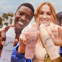 Spray Capillaire Bio Hydratant Marque Blanche à Logo Personnalisé, Brume Parfumée pour Tous Types de Cheveux, Éclat pour Femme