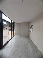 Maison conteneur préfabriquée en acier de 40 pieds avec façade vitrée, bureau/appartement/villa moderne préfabriqué détachable de 20 pieds, certifié CE