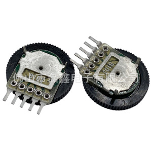 Potentiomètre rotatif double 16x2mm B10K à film de carbone, type engrenage moleté, pieds droits - Product Image 3