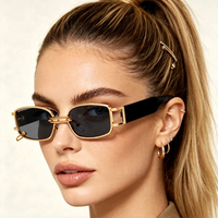 Nouvelles Lunettes de Soleil Femme 2026 Tendance Rétro avec Boucle Métallique Décorative, Monture Épaisse, Style Urbain Chic, Haute Qualité