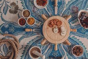 Ensemble de planches <span class=keywords><strong>à</strong></span> fromage en bambou et acacia de qualité supérieure - Planche <span class=keywords><strong>à</strong></span> <span class=keywords><strong>d</strong></span>écouper ronde/en forme de <span class=keywords><strong>vis</strong></span> avec couteaux pour servir et offrir en cadeau - Product Image 6