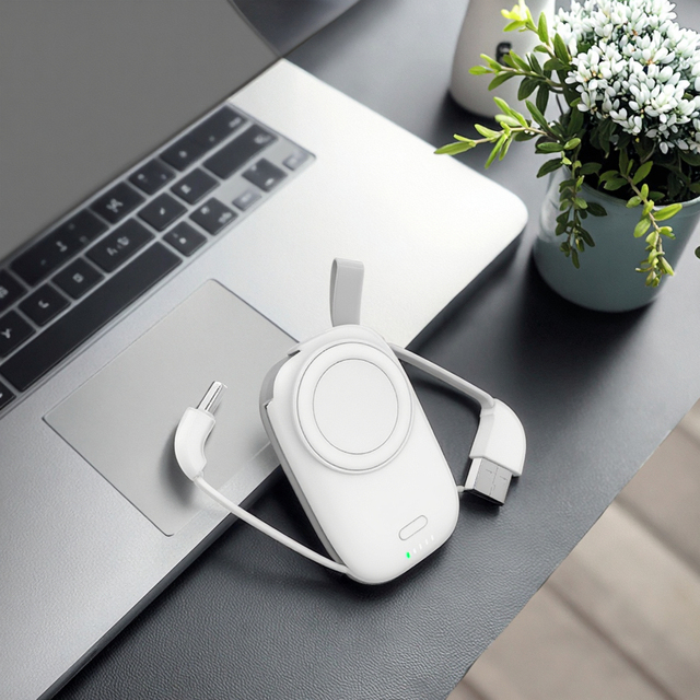 Mini Magnetic Keychain Powerbank 1200mAh Li-Polymer Battery 5W Wireless for iPhone & IWatch with Micro USB Input Interface