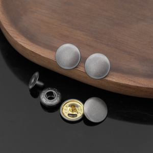 Nút <span class=keywords><strong>snap</strong></span> kim loại cho quần áo đồng tùy chỉnh nút khắc logo nút <span class=keywords><strong>snap</strong></span> phụ kiện may mặc - Product Image 6