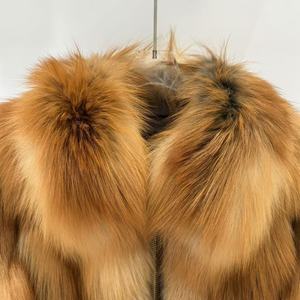 Fabricación de Abrigos de Piel Natural para Mujer, Abrigo Corto de Piel de Rusa Roja Real con Cremallera - Product Image 4