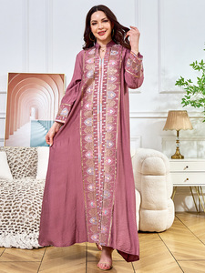 Abito Tradizionale Musulmano Moderno ed Elegante per Donne, Bianco con Ricami Colorati, Stile Dubai, per Uso Quotidiano e Feste - Product Image 4