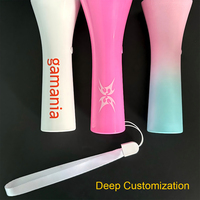 Bâton lumineux personnalisé avec logo pour festival de musique, fête, animation, 15 couleurs, télécommande 2,4 GHz, compatible Bluetooth + application, portée 600 m, 5-8 h d'autonomie