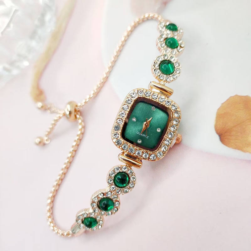 สีเขียว