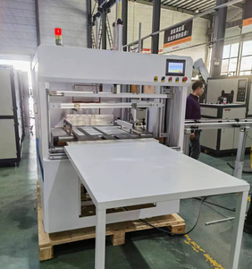 Machine d'emballage <span class=keywords><strong>auxiliaire</strong></span> semi-automatique SanLi pour bouteilles en plastique <span class=keywords><strong>de</strong></span> différentes tailles et capacités Garantie 1 an Facile à utiliser - Product Image 2