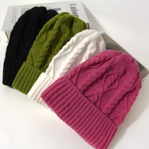 Beanie Akrilik Rajut Musim Dingin Beanie Uniseks Warna Solid Pola Berlian Geometris Beanie Brim Hangat