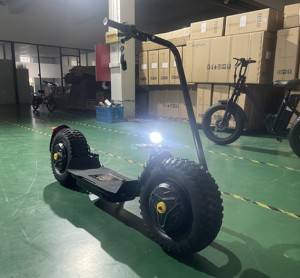 สกู๊ตเตอร์ครอสคันทรี S5 รุ่นสเปคสูง 1500W 20Ah ระบบเบรกไฮดรอลิกอิเล็กทรอนิกส์ ระยะทางวิ่ง 35-65 กม. พร้อมระบบปรับสมดุลตัวเอง - Product Image 3
