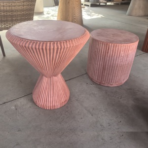 Bàn bên ngoài trời Bàn cuối hình khúc gỗ giả màu có vòng cây - Product Image 5