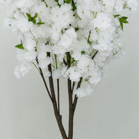 Arbre artificiel de cerisier en fleurs raffiné en gros pour la décoration de jardins, porches, boutiques de mariage, studios photo et espaces résidentiels