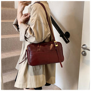 Offre Spéciale en 2025, sac à main à bandoulière noir polyvalent, grande capacité et style pratique, parfait pour les voyages quotidiens - Product Image 6