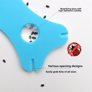 Tarjeta Antipulgas y Garrapatas para Mascotas con Herramienta para Capturar Insectos para Gatos y Perros - Atrapa Insectos Multifuncional - Product Image 3