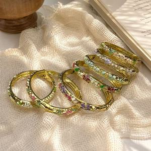 Bracciale HZ100 all'ingrosso in stile cloisonné cinese vintage, bracciale aperto smaltato, stile tradizionale da corte, placcato oro, per donna - Product Image 1