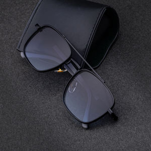 KAJILA Vente en gros de <span class=keywords><strong>lunettes</strong></span> de soleil rétro de créateur avec logo personnalisé, monture carrée souple, charnière à ressort double, protection UV400, <span class=keywords><strong>lunettes</strong></span> de soleil pour hommes - Product Image 2