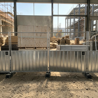 Panneaux de clôture temporaire en treillis soudé galvanisé à chaud de qualité industrielle, conception demi-pleine feuille, barrière de protection d'intimité pour chantier de construction