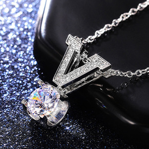Collana con ciondolo a forma di lettera V per donna, gioielli di moda in stile europeo americano - Product Image 5