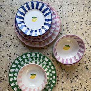 <span class=keywords><strong>Assiette</strong></span> en <span class=keywords><strong>céramique</strong></span> <span class=keywords><strong>italienne</strong></span> peinte à la main, motif citron, bord festonné coloré, vaisselle en grès, vente en gros OEM, assiettes en <span class=keywords><strong>céramique</strong></span> citron - Product Image 4