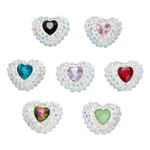 คริสตัลเพิร์ลรูปหัวใจประดับเพชรเต็มเม็ดแบบเย็บติด 3 มิติ เป็นมิตรกับสิ่งแวดล้อม สำหรับตกแต่งขอบเสื้อผ้า งาน DIY เครื่องประดับงานแต่งงาน - Product Image 1