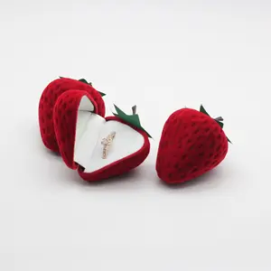 Caja de joyería con forma de fresa, anillo personalizado de terciopelo, rojo, divertido