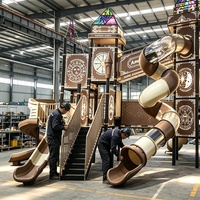 Aire de jeux commerciale steampunk multi-tours avec 5 toboggans et tunnels d'escalade |   LLDPE Acier Galvanisé |   Capacité pour 40 enfants |   En plein air