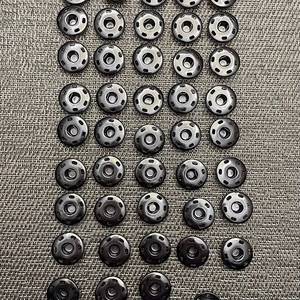 Œillets multicolores, rivets métalliques OEM et boutons-pression pour vêtements, sacs, chaussures et projets de bricolage - Product Image 5