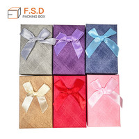 Caja de Anillos de Boda Rectangular de Papel Kraft de Lujo, de Alta Calidad, con Grabado y Laminado Mate, Empaque Personalizado para Joyería