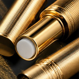 Tube de brillant à lèvres en aluminium et plastique, effet repulpant naturel, étui métallique, marque privée, maquillage de fête, rouge à lèvres longue tenue fini mat - Product Image 5