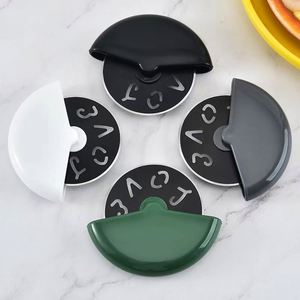 Couteau à pizza oscillant rond jetable, outil de cuisine pour la découpe et la répartition de pizzas, type professionnel, vente en gros - Product Image 2