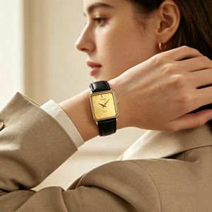 Orologio Retrò Quadrato <span class=keywords><strong>Dolce</strong></span> <span class=keywords><strong>Gabbana</strong></span> |   Orologio al Quarzo Unisex Minimalista con Cassa in Lega Placcata Oro, Cinturino in Pelle, Quadrante in Vetro <span class=keywords><strong>e</strong></span> Lancette - Product Image 5