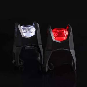 ไฟท้ายจักรยาน LED รุ่นกบ สีดำและสีแดง กันน้ำระดับ IPX4 4 โหมด น้ำหนักเบา ผลิตจากพลาสติก ใช้พลังงานจากแบตเตอรี่ - Product Image 3