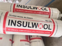 Isolation thermique en laine de verre Insulwool avec revêtement en aluminium pour toiture, mur et structure en acier – Amérique du Sud