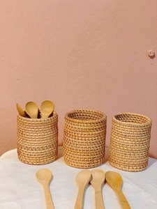 Ensemble d'accessoires de salle de bain moderne et simple, écologique, en cinq pièces, avec porte-savon et distributeur de savon en polyrésine - Product Image 3