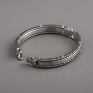 Men's <b>Titanium</b> Steel Geometric Oval Clip-On Bracelet Minimalist Fashion Jewelry - Product Image 2