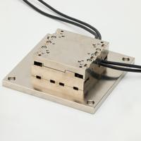 Plateforme de positionnement triphasée avec une charge utile de 50 kg et une force de pointe de 538 N