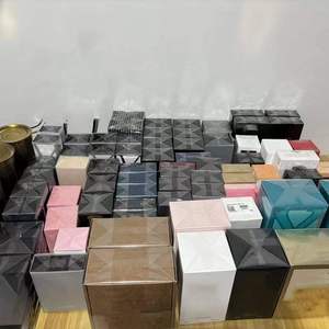 Perfume Luminoso Negro Brillante en Spray <span class=keywords><strong>Eau</strong></span> <span class=keywords><strong>de</strong></span> <span class=keywords><strong>Parfum</strong></span> 105ml, Aroma Amaderado Intenso para Hombre, Ecológico y <span class=keywords><strong>de</strong></span> Larga Duración, Ideal para Discotecas y Carnavales - Product Image 4