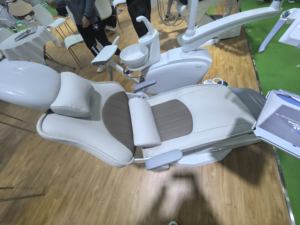 Unidad de silla <span class=keywords><strong>dental</strong></span> de lujo Tipo montado hacia abajo con repuestos importados de alta calidad Sillas dentales de buena calidad Precio unitario <span class=keywords><strong>Dental</strong></span> - Product Image 4