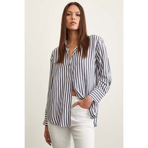 เสื้อเชิ้ตผู้หญิงสีน้ำเงินกรมท่าลายทาง ป๊อปลิน ทรงเอ ซิมเมทริก สำหรับใส่ทุกวัน - Product Image 2